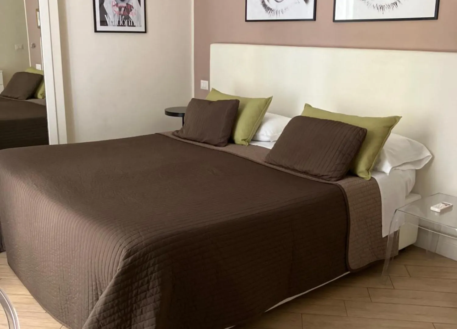 Dependance22 Chiaia Bed and Breakfast Napoli 0*,  Italia